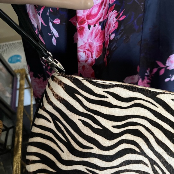 🛍️5 for$25 SALES White House Black Market Clutch - Picture 4 of 12